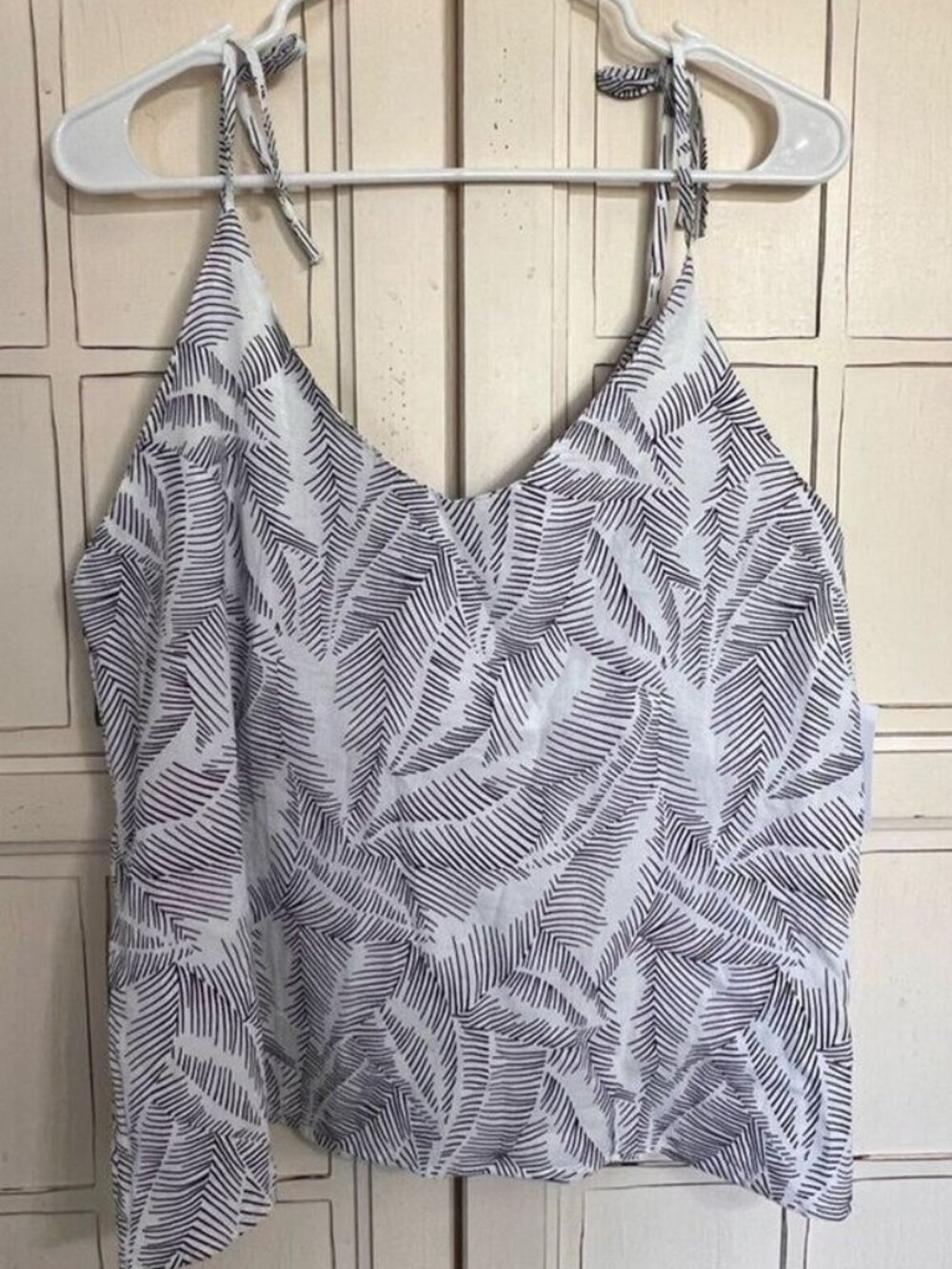 NWT size large cotton tank top🖤